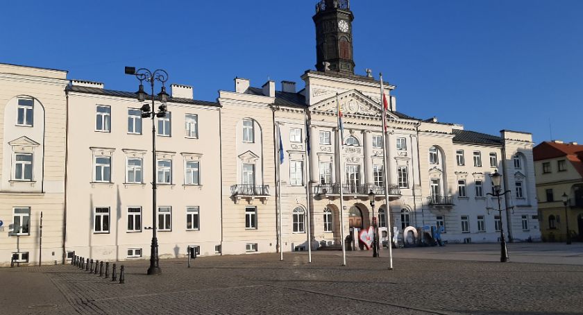 Ulgi dla przedsiębiorców, elektromobilność i Jarmark Tumski
