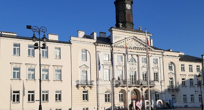 Jak pracuje Urząd Miasta Płocka przed świętami?