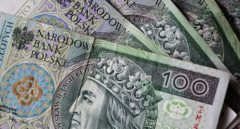 Cztery lata Programu „Rodzina 500+” Rodzice za, bezdzietni przeciw