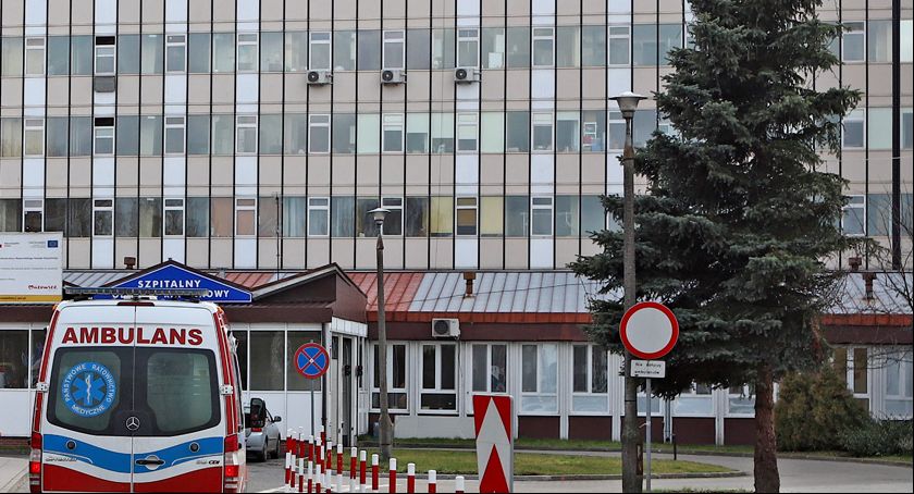 Koronawirus. W szpitalu na Winiarach na wynik czeka 14 osób. Pacjent na OIOM-ie ma ujemny wynik