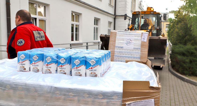 Tir pomocy dla Szpitala Św. Trójcy. Krajowa Spółka Cukrowa przekazała kilkanaście palet żywności