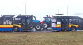 Protest rolników w Płocku. Opóźnienia i objazdy dla autobusów