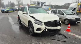 Wypadek na wyjeździe z Płocka. 2 kobiety w szpitalu 