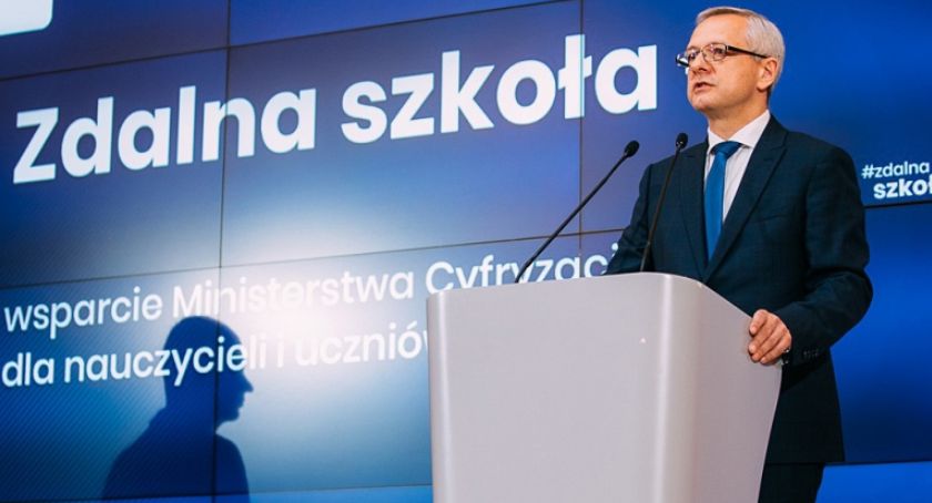 Sprawdź ile rząd przeznaczy na sprzęt dla uczniów i nauczycieli w ramach zdalnej edukacji