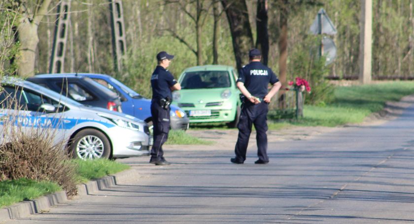 Pozwolił kierować pijanemu koledze, policji powiedział, że jest królem