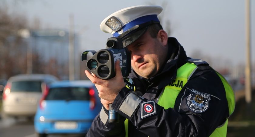 Rozpoczyna się długi weekend. Uważajcie na drogach 