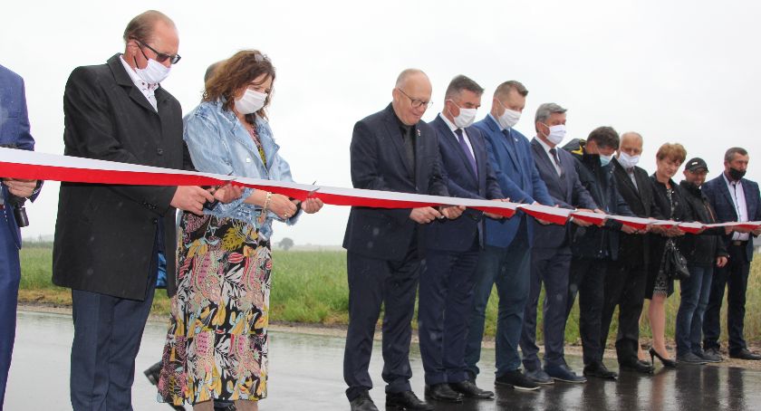 Ponad 12 km nowego asfaltu na drogach powiatu ryckiego