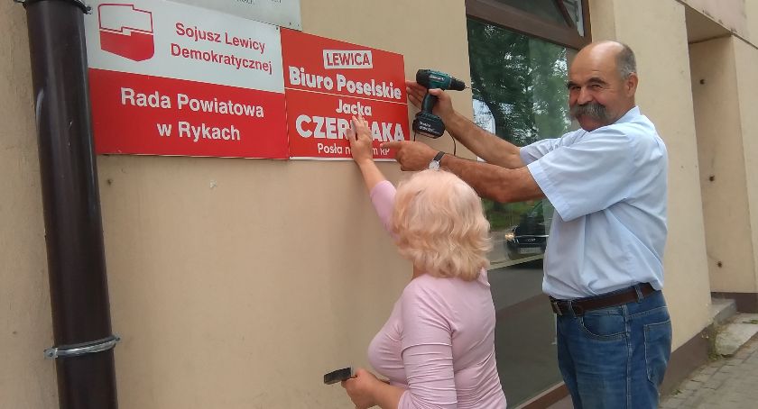Kolejny posel otwiera biuro poselskie w Rykach
