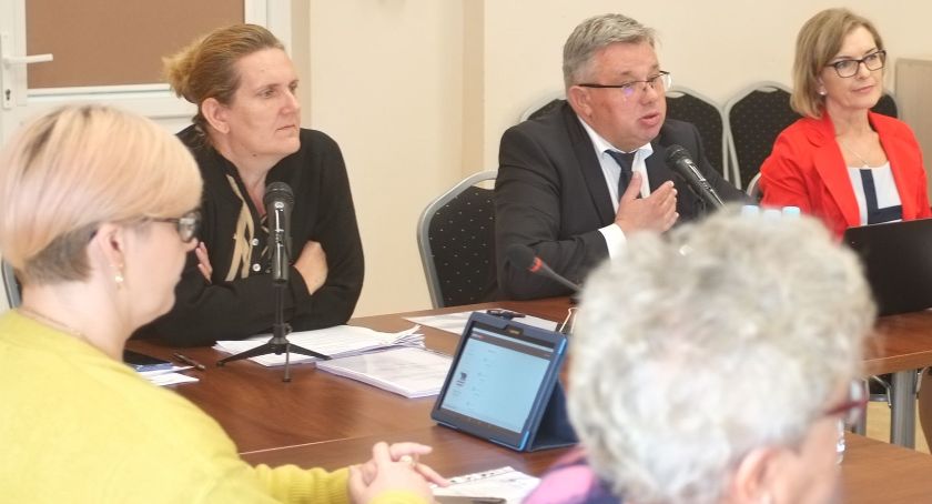 Prawie ćwierć miliona zł więcej na drogi