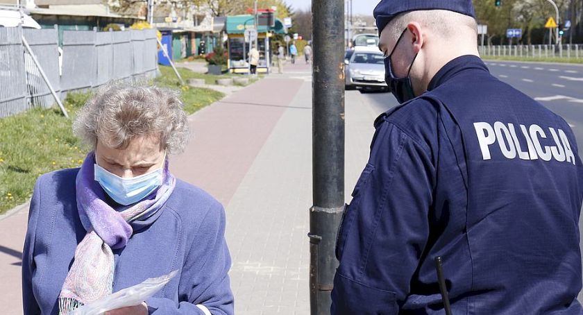 Konstytucja nie pomoże. Kara za brak maseczki wzrośnie dwukrotnie