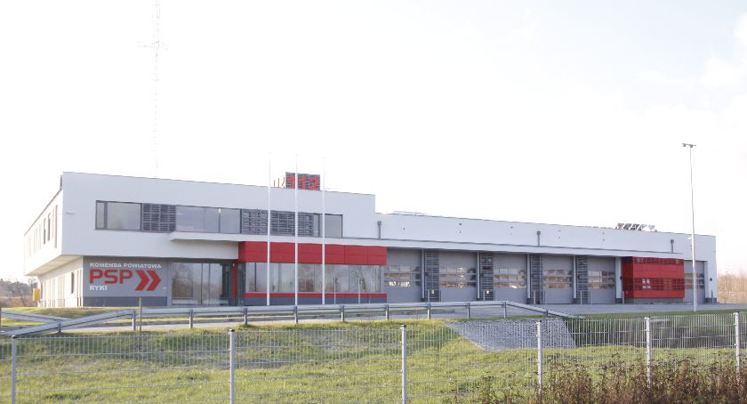 Budowa komendy straży pożarnej w Rykach zakończona