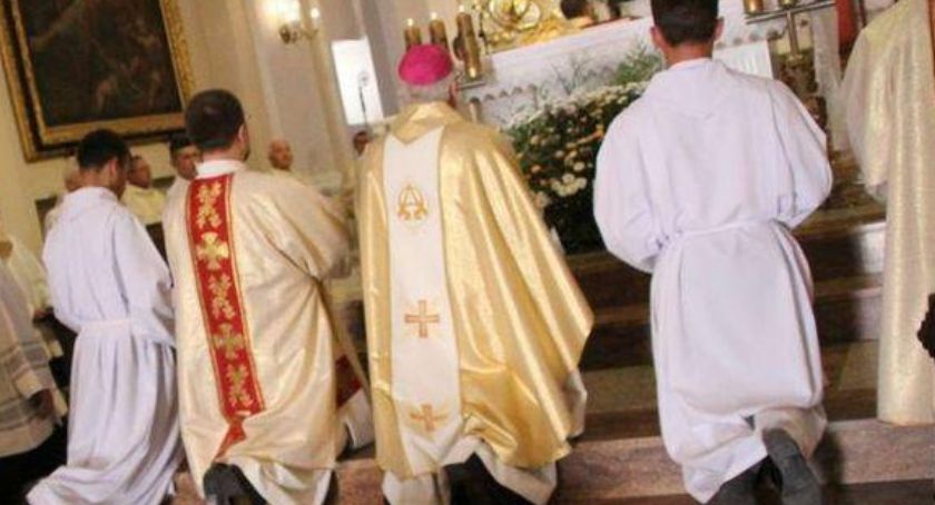 Dzisiaj kapłani w naszej diecezji modlą się o świętość 