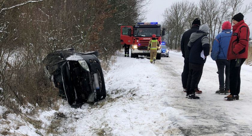 Zderzenie samochodów osobowych w Trzciankach