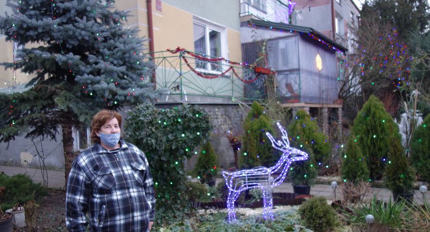Ułęż: Trzy tysiące światełek na posesji Władysławy Grzechnik 