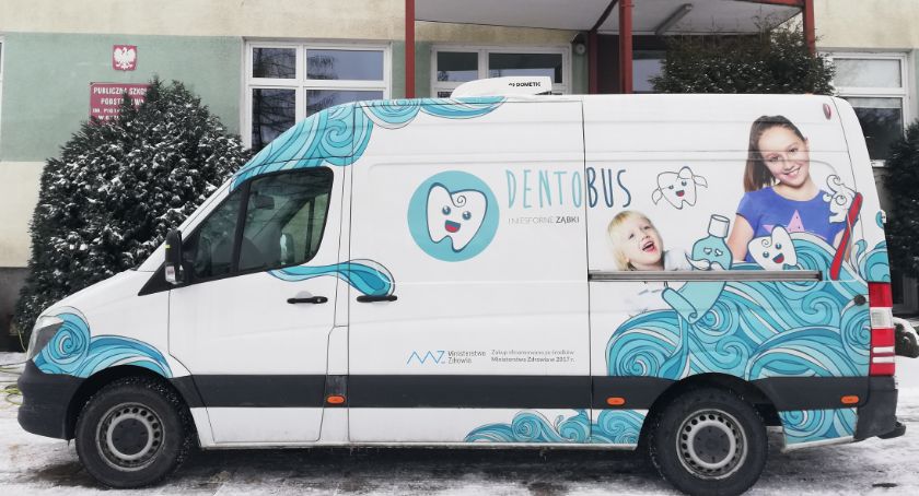 Dentobus zatrzymał się w Oszczywilku