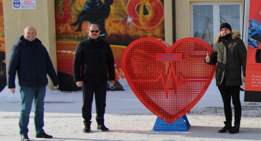 Nowodwór: Wrzuć korki i pomóż chorym