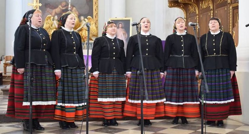 Słowem i muzyką wyrażają miłość do Jezusa