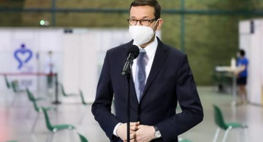Premier: Do 10 maja dorośli Polacy zarejestrują się na szczepienia 