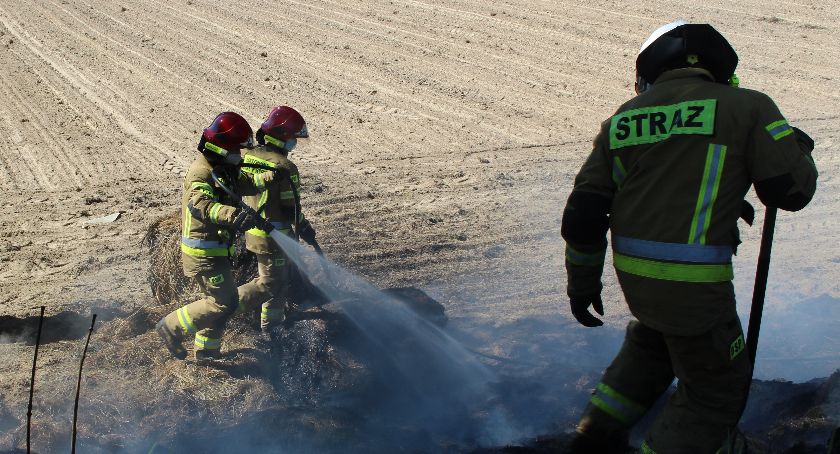 W Swatach strażacy walczą z ogniem