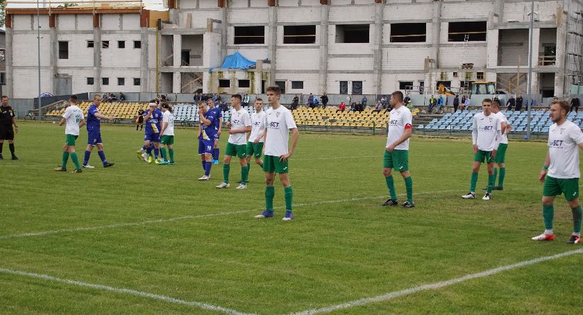 Ruch Ryki: Miłe złego początki