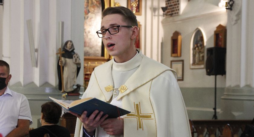 Bartosz myślał o aktorstwie. Zostanie księdzem