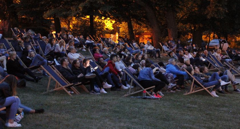 RYKI Letnie kino pod chmurką
