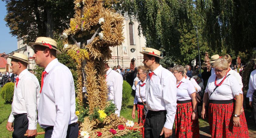 Dożynki diecezjalne w Woli Gułowskiej zgromadziły tłumy