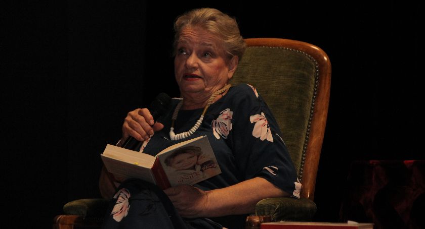 RYKI Anna Seniuk czytała 