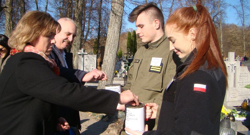 Ponad 3 tys. zł na ratowanie zabytkowych nagrobków