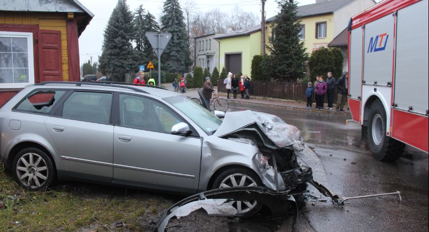Rososz. Kolizja na skrzyżowaniu