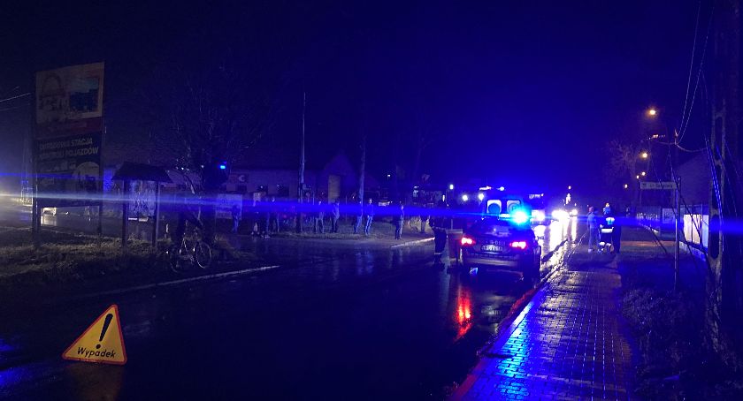 Pieszy pod kołami samochodu. Utrudnienia na drodze Kłoczew-Żelechów