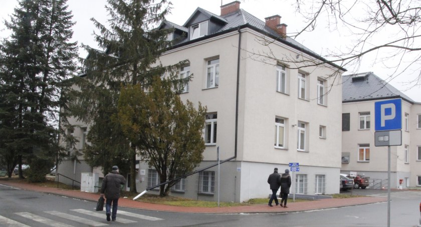 W ryckim szpitalu na 15 tzw. łóżek covidowych zajętych jest 12