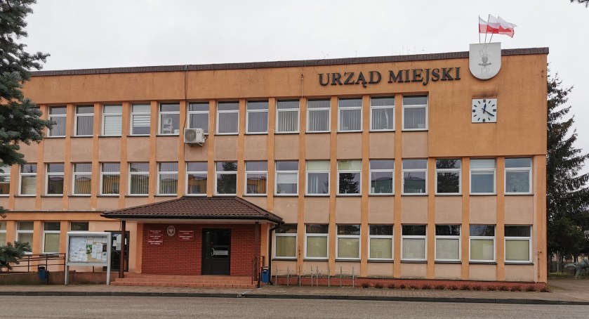 Wzrost zachorowań w Urzędzie Miejskim w Rykach. Burmistrz apeluje do mieszkańców o ograniczenie wizyt