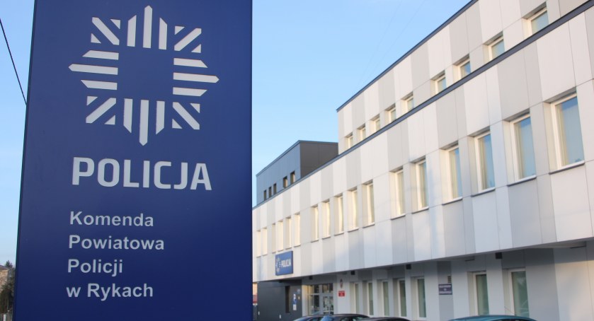 Chciała sprzedać książki za 30 zł, straciła 30 tysięcy