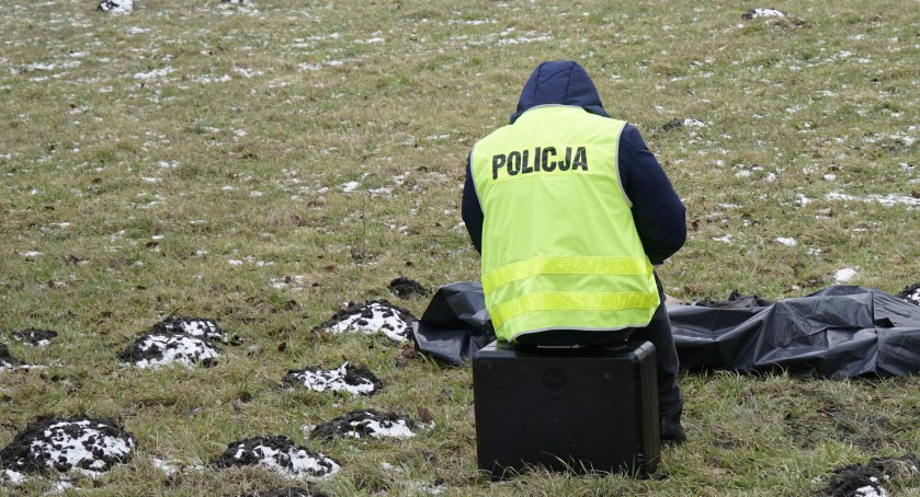 Wyziębienie i zatrucie alkoholowe przyczyną śmierci 25-latka. Są wstępne wyniki sekcji zwłok