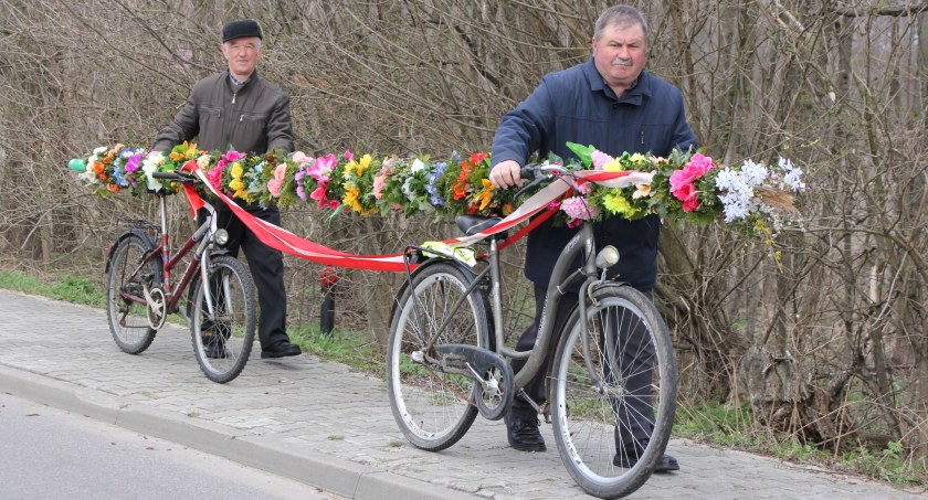 W nowodworskiej parafii wiją dłuuugie palmy (ZDJĘCIA)