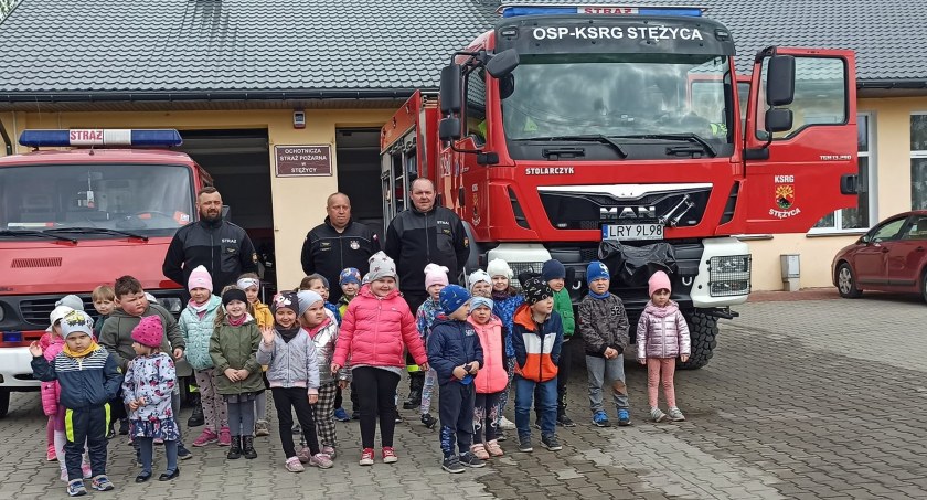 Stężyca: Przedszkolaki z wizytą w remizie strażackiej (ZDJĘCIA)