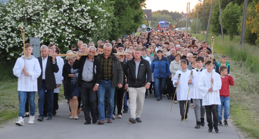 Ulicami Leopoldowa i Rososzy przeszła Droga Krzyżowa
