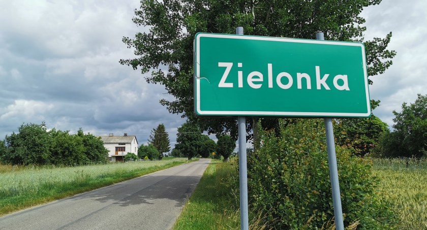 Dramat na polu. Prasa do siana urwała rękę 60-letniemu rolnikowi