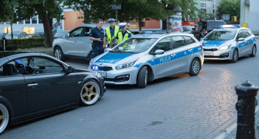 9-latek potrącony przez samochód. Dziecko zostało przewiezione do szpitala