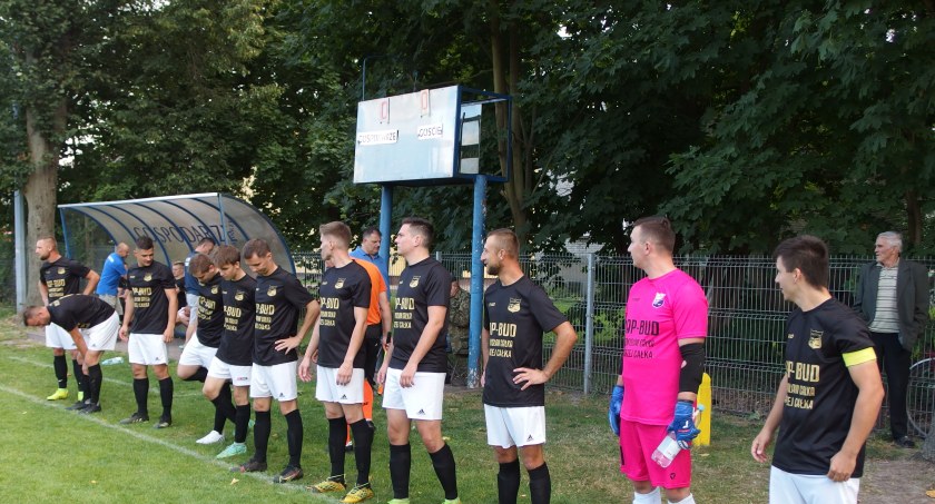 Amator-Janowiec 6:2: Dwa samobóje Janowca  i cztery trafienia Amatora.