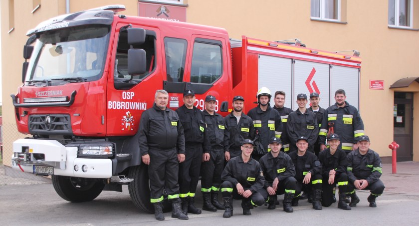 Przesiądą się ze starego stara do nowej renówki (ZDJĘCIA)