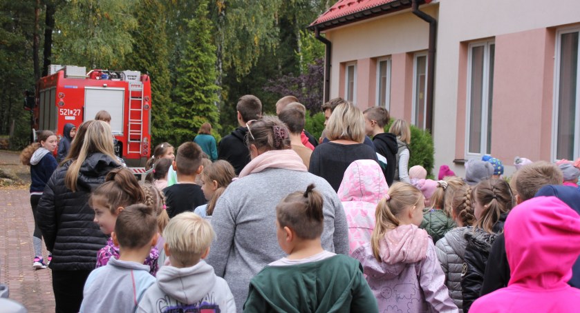 Alarm w szkole. Ewakuacja uczniów