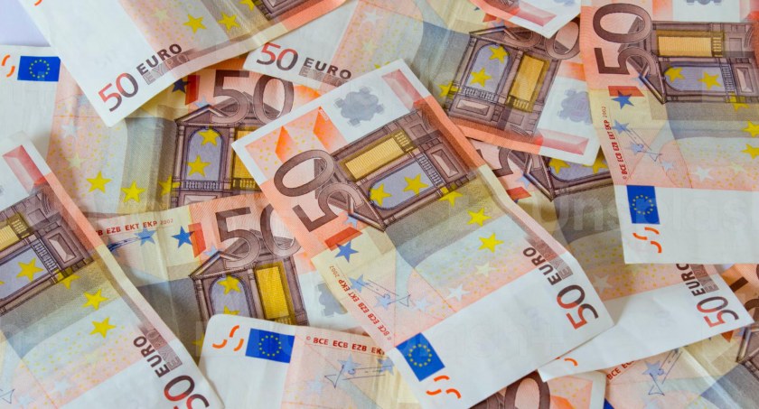 Jastrzębia zmiana Europejskiego Banku Centralnego umacnia euro