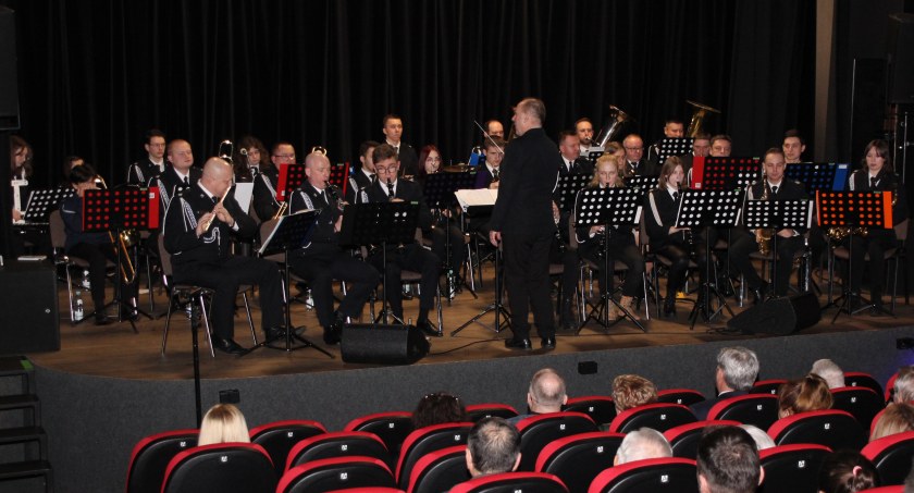 Koncert Noworoczny przyciągnął wielu mieszkańców (ZDJĘCIA)