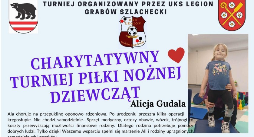 Charytatywny turniej piłki nożnej dziewcząt.
