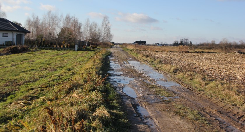 Są pieniądze na drogi w powiecie. Zobacz, na których będą inwestycje
