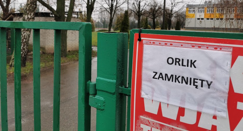 Zima minęła, a Orlik nadal zamknięty. Czy boiska znów zatętnią życiem?