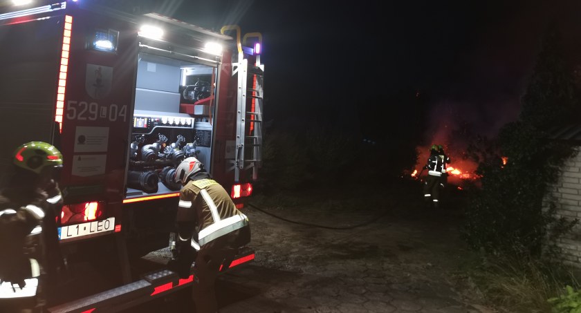 Pożar na terenie Domu Pomocy Społecznej w Leopoldowie. Ktoś prawdopodobnie zaprószył ogień (ZDJĘCIA)