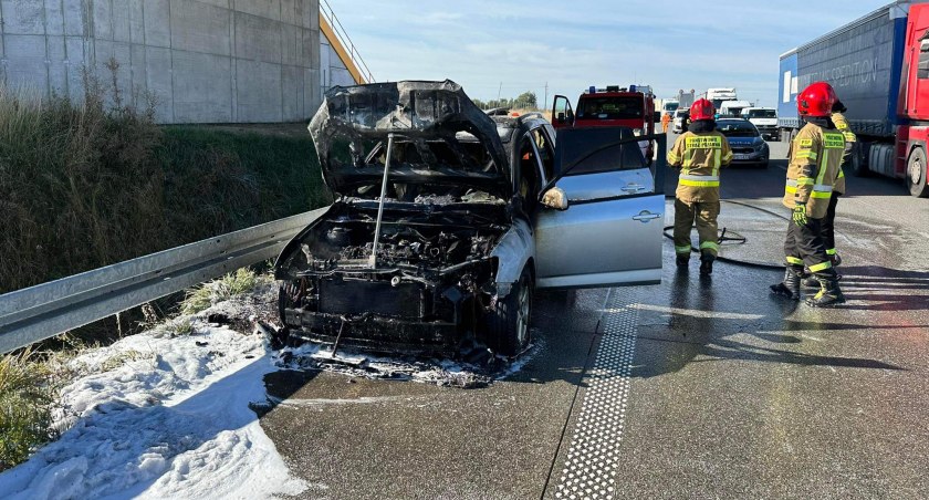 Pożar samochodu na ekspresówce 